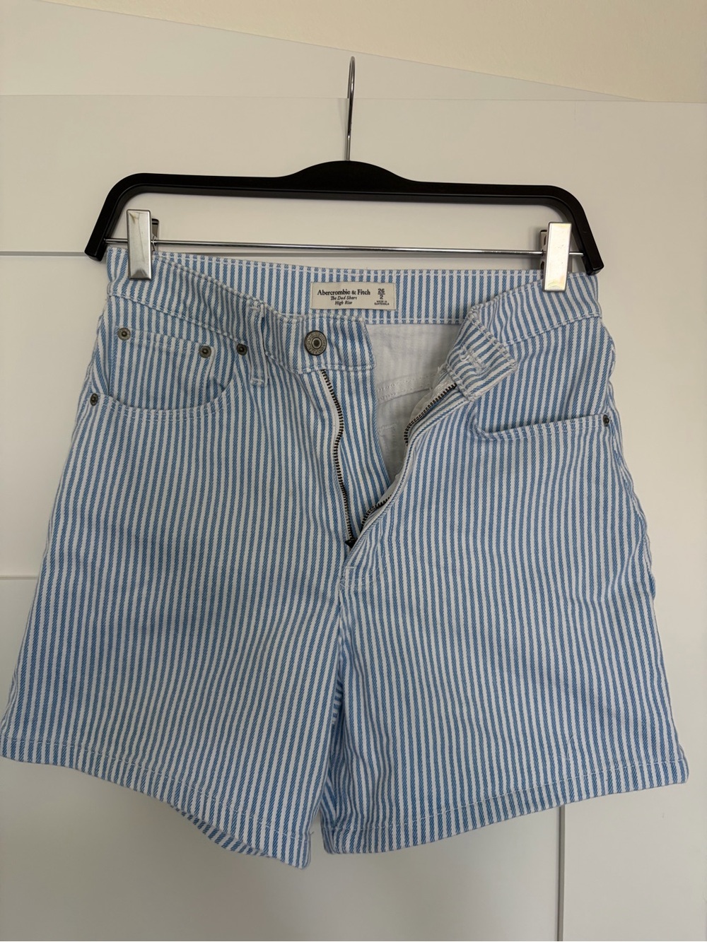 Abercrombie & Fitch high rise dad short